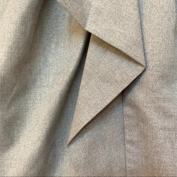 Banana Republic Grey Shimmer Front Bow Skirt - Picture 3 of 11